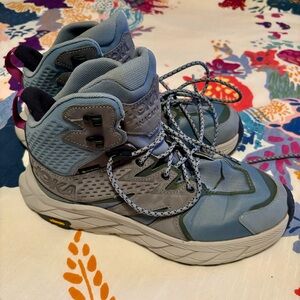 Hoka Anacapa Mid GTX Hiking boots - EUC - like new!